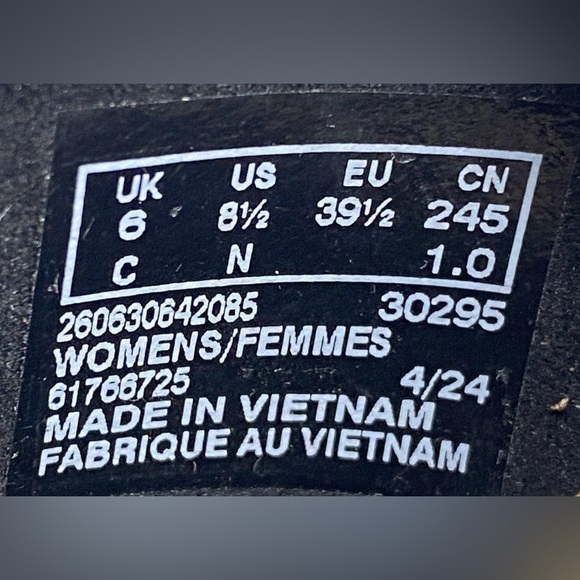 WOMENS CLARKS ASHLAND LANE SLIP-ON BLACK SUEDE LOAFERS US SIZE 8.5 NARROW (NWT) - Picture 9 of 9